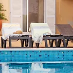 Casa De Amanha 450 Mts To The With Beautiful Garden And Heated Saltwater Pool アルブフェイラ