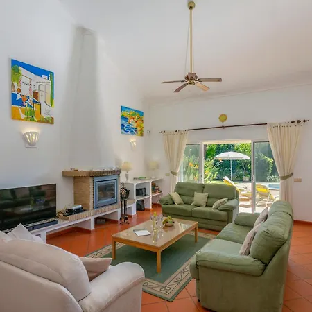 Casa De Amanha 450 Mts To The With Beautiful Garden And Heated Saltwater Pool Albufeira
