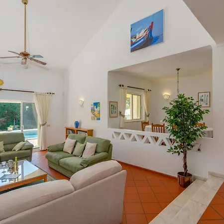 Casa De Amanha 450 Mts To The With Beautiful Garden And Heated Saltwater Pool Albufeira