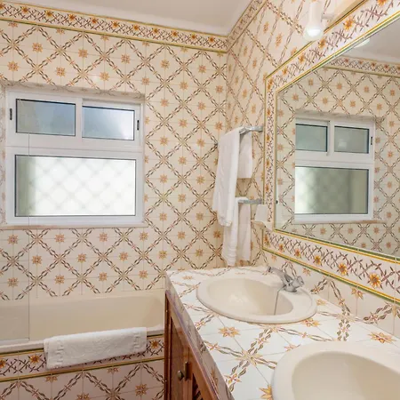 Casa De Amanha 450 Mts To The With Beautiful Garden And Heated Saltwater Pool Villa *