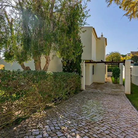 Casa De Amanha 450 Mts To The With Beautiful Garden And Heated Saltwater Pool