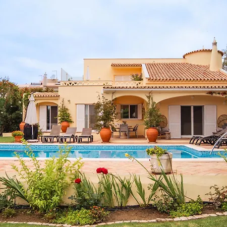 Casa De Amanha 450 Mts To The With Beautiful Garden And Heated Saltwater Pool Villa *