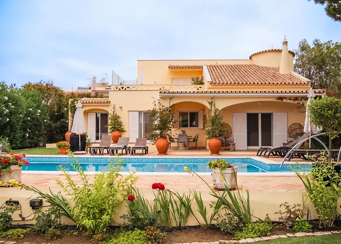 Casa De Amanha 450 Mts To The With Beautiful Garden And Heated Saltwater Pool Villa *