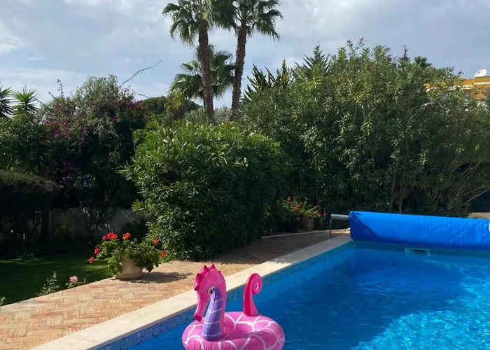 Villa Casa De Amanha 450 Mts To The With Beautiful Garden And Heated Saltwater Pool Albufeira