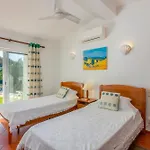 Casa De Amanha 450 Mts To The With Beautiful Garden And Heated Saltwater Pool *